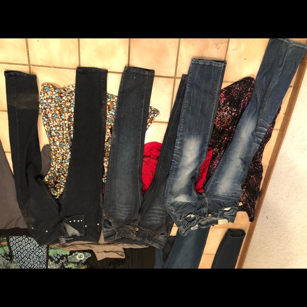 Juniors' items' - Picture 3 of 3
